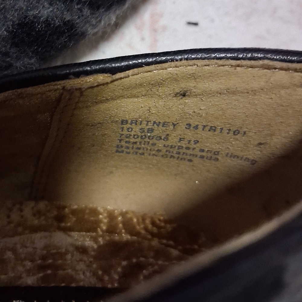 NEW! Size 10.5 B Taryn Rose Gray Fuzzy Animal Print Loafers - Picture 6 of 7